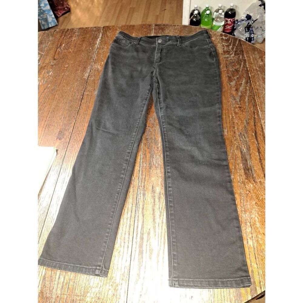 Medium Size 10 Chicos 1.5 Short Black Fabulously Slimming by Chicos Denim Jeans